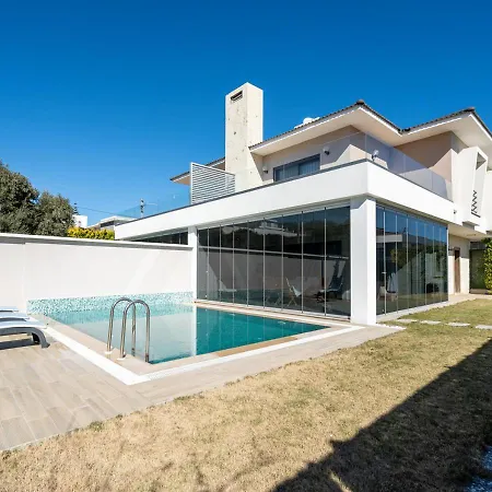 Private Pool In Central Location For 6 People, Izmir - Awz 106 *